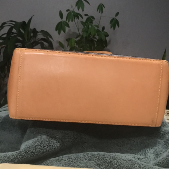 Original Louis Vuitton need something new - Picture 3 of 12